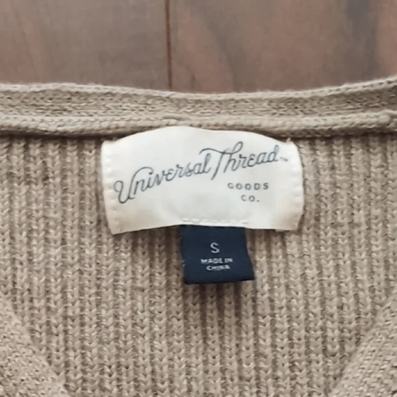 Universal Thread Women's Button-Front Sweater Vest - Picture 5 of 9